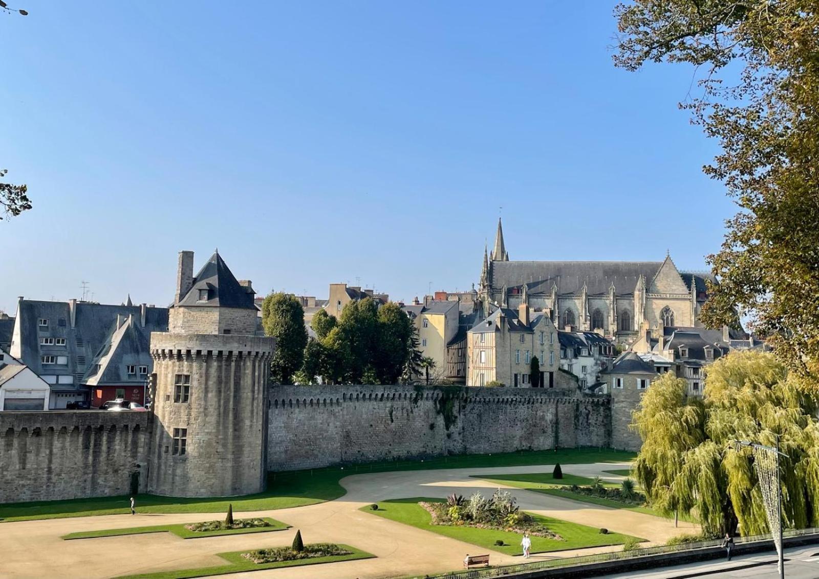 Laroche Grand Duplex Dans Le Centre Historique Avec Garage Διαμέρισμα Βαν Εξωτερικό φωτογραφία